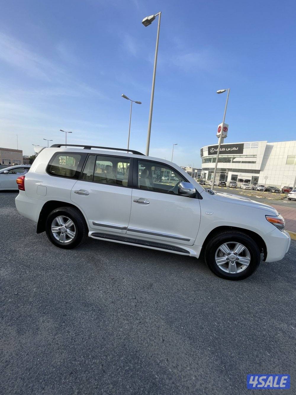 لاند كروزرVXR الساير موديل 20136