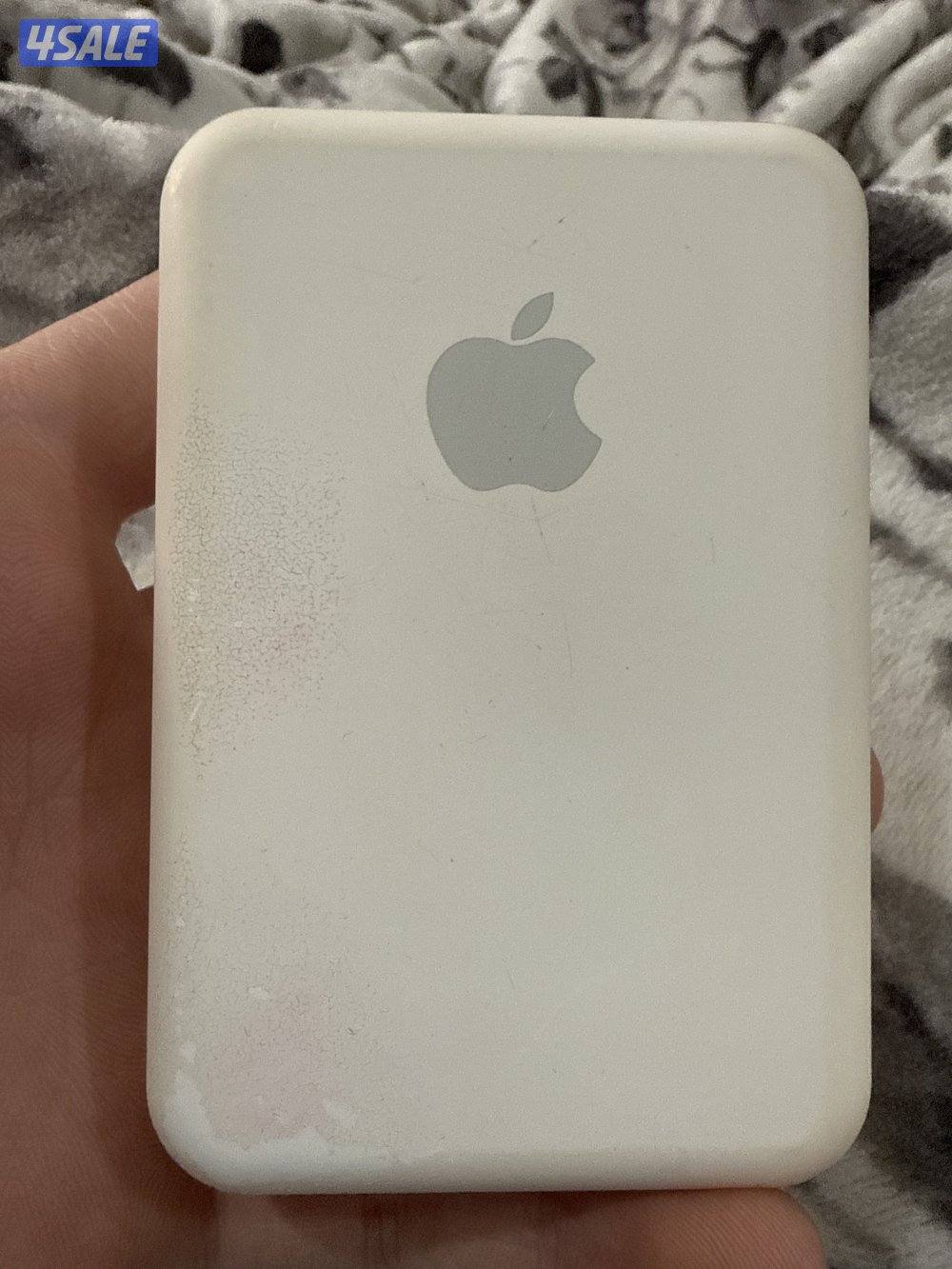 Apple magsafe power bank0