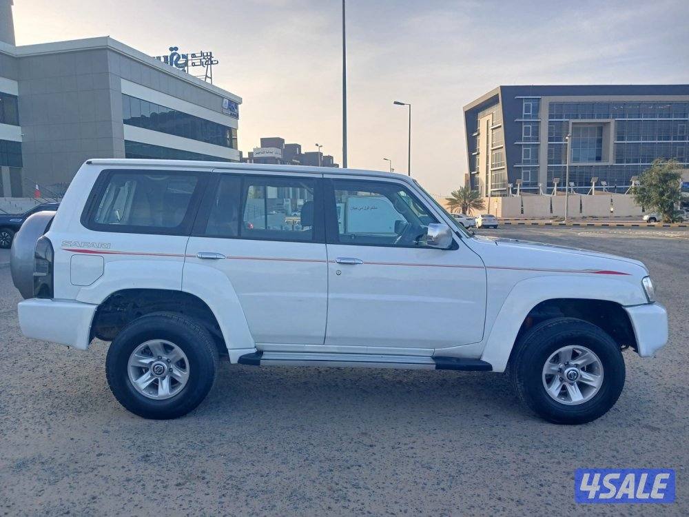 للبيع سفارى قير عادى موديل ٢٠١٦2
