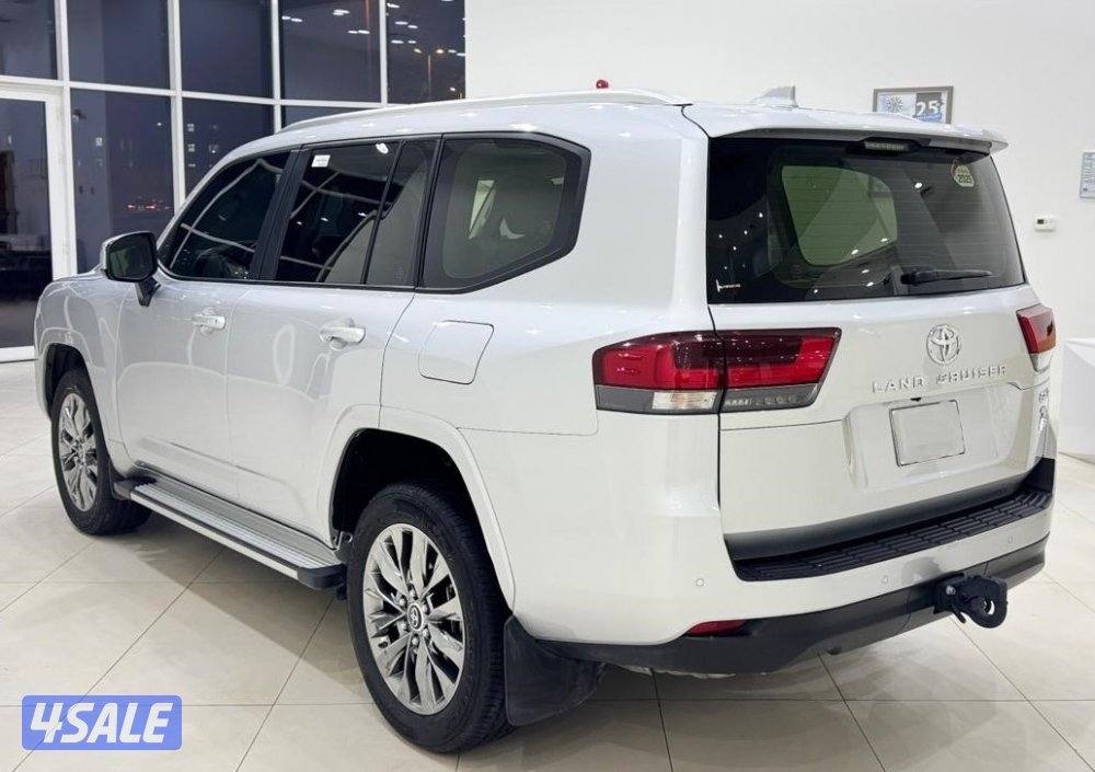 للبيع تويوتا لاندكروس GXR 4K بدون تيربو موديل 20252