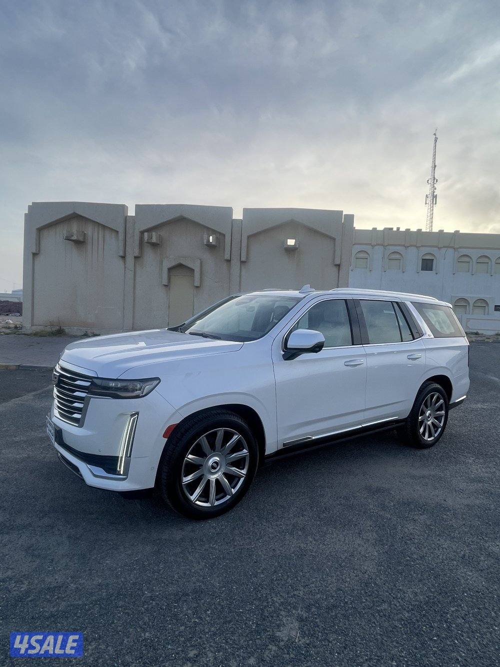 اسكاليد 2022 صبغ الوكاله عداد 84 الف2