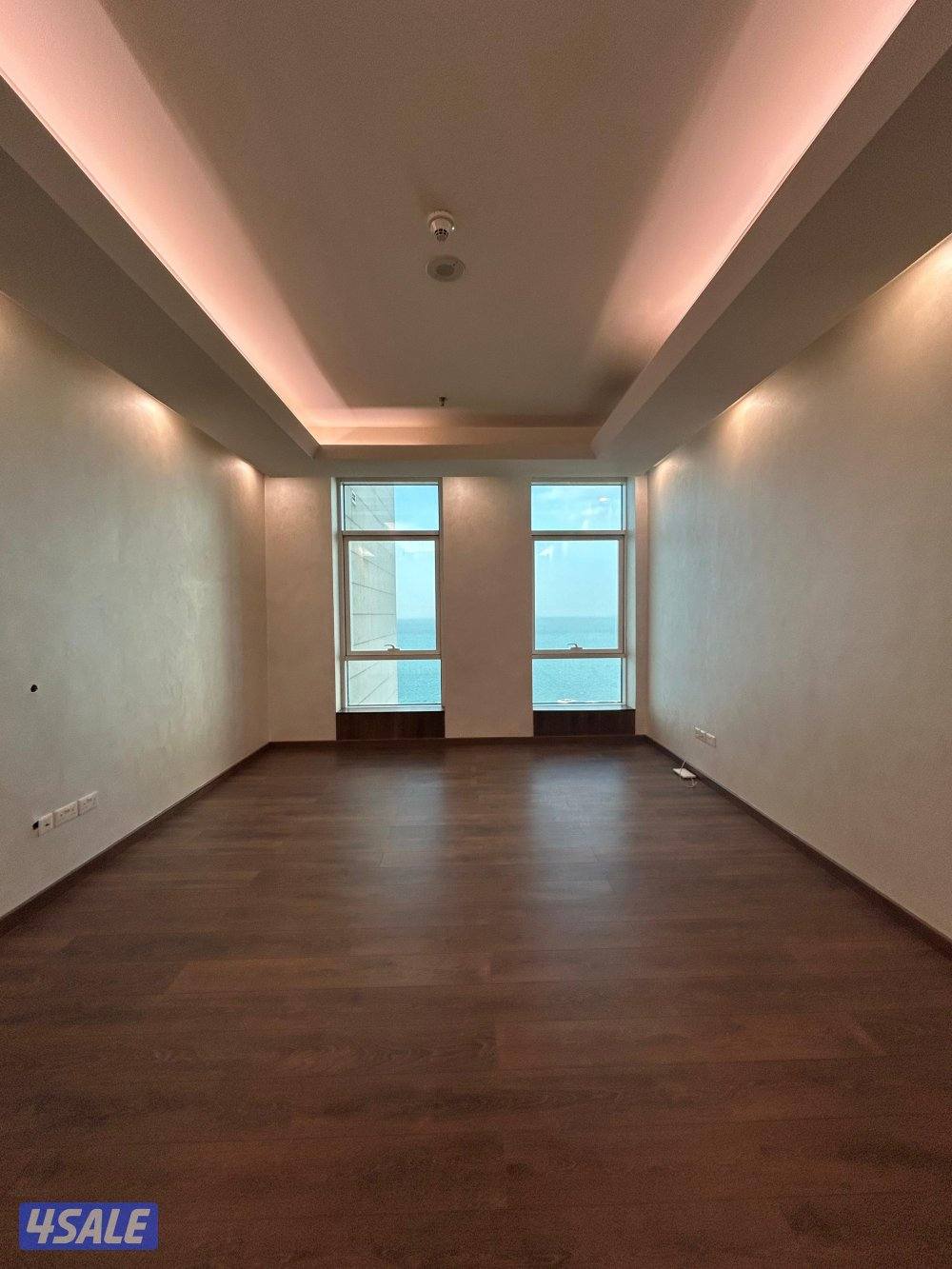 شقة نصف مفروشه للإيجار فى شرق - إطلالة بحر مباشرة0