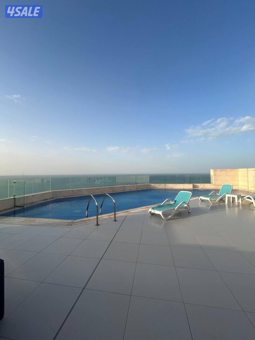 شقة نصف مفروشه للإيجار فى شرق - إطلالة بحر مباشرة1