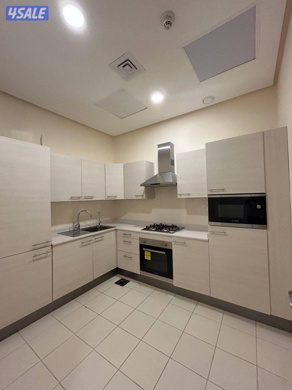 شقة نصف مفروشه للإيجار فى شرق - إطلالة بحر مباشرة5