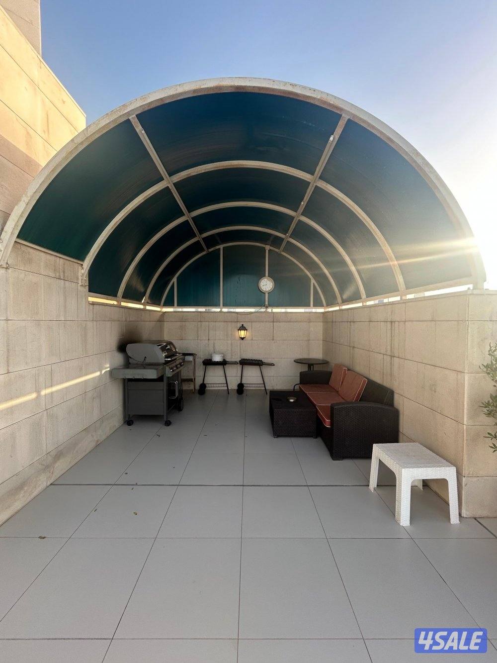 شقة نصف مفروشه للإيجار فى شرق - إطلالة بحر مباشرة8