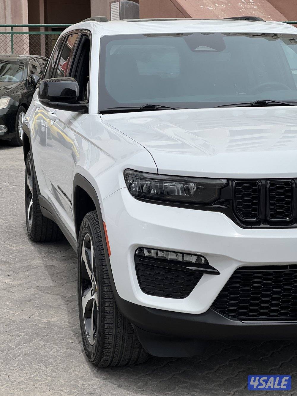 للبيع جراند شيروكي بحالة ممتازة1