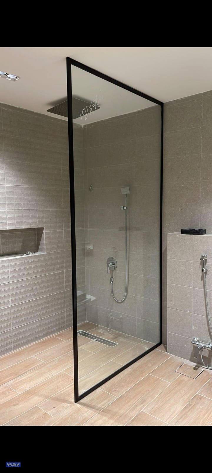 glass portion.  shawarbox. glass  door.. belcona.  glass. ralling.0