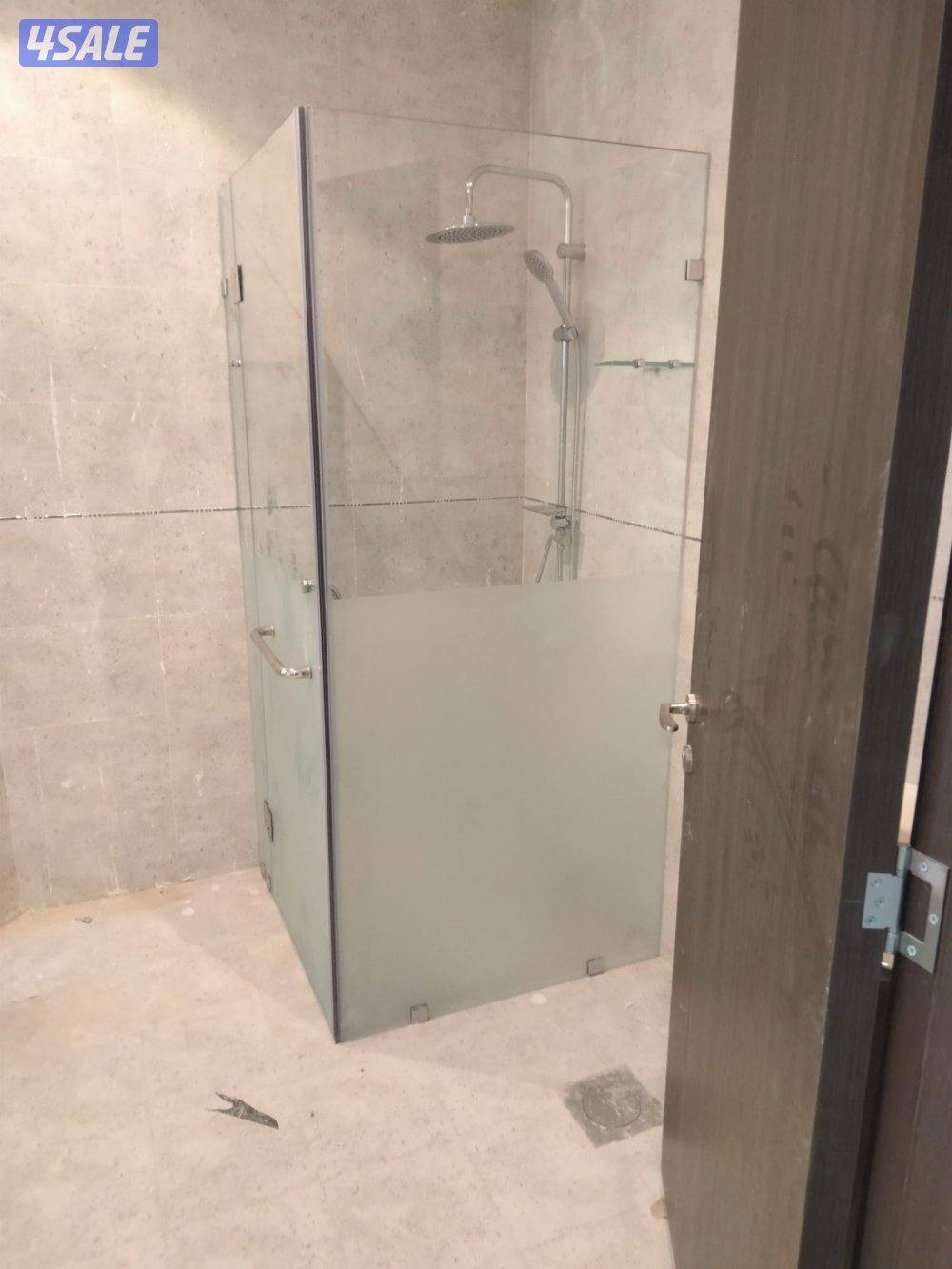 glass portion.  shawarbox. glass  door.. belcona.  glass. ralling.10