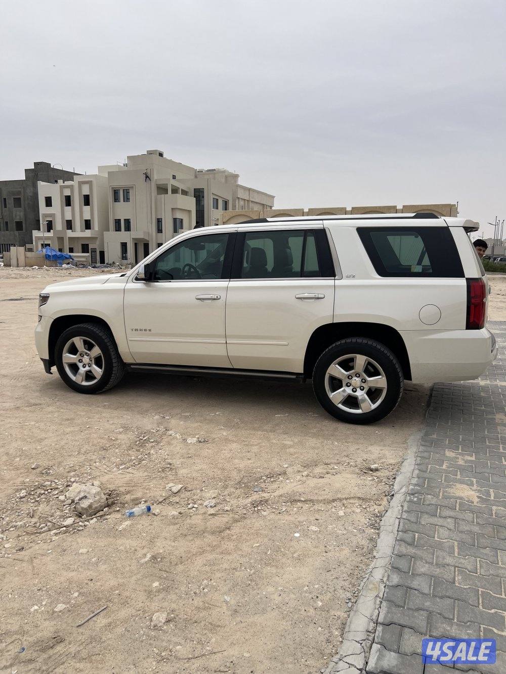 لليي يدور على النظيف للبيع تاهو LTZ مودل 2015 مالك اول صبغ وكاله0