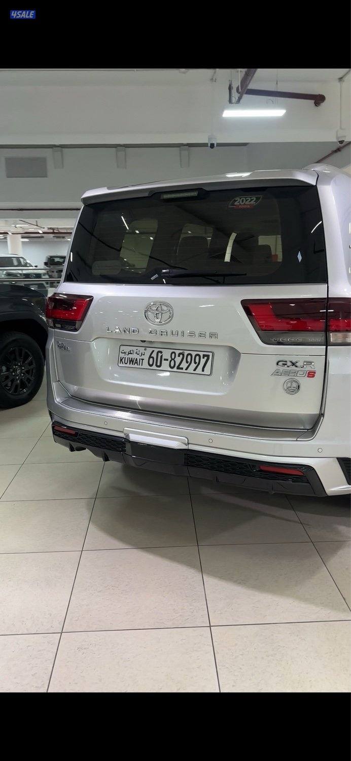 Land Cruiser GXR AERO S Twin Turbo1