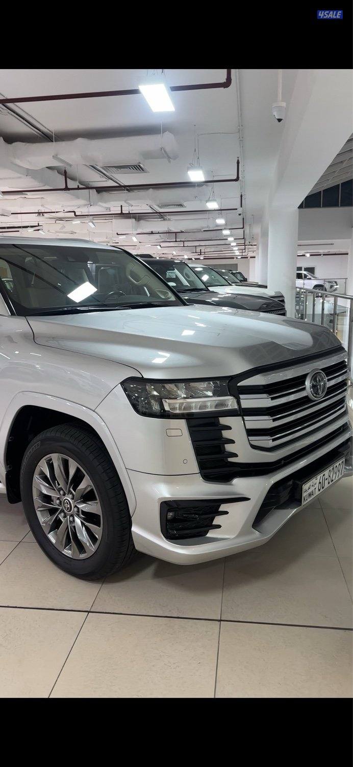 Land Cruiser GXR AERO S Twin Turbo2