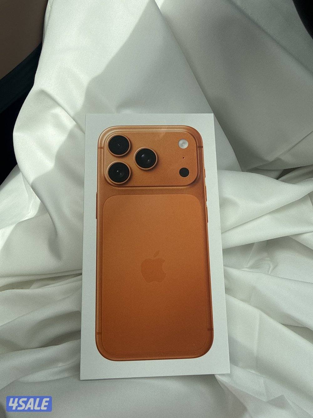 ايفون 17 برو ٥١٢ جديد بالكرتون  لون برتقالي السعر٤٣٥ كفاله اريدو0
