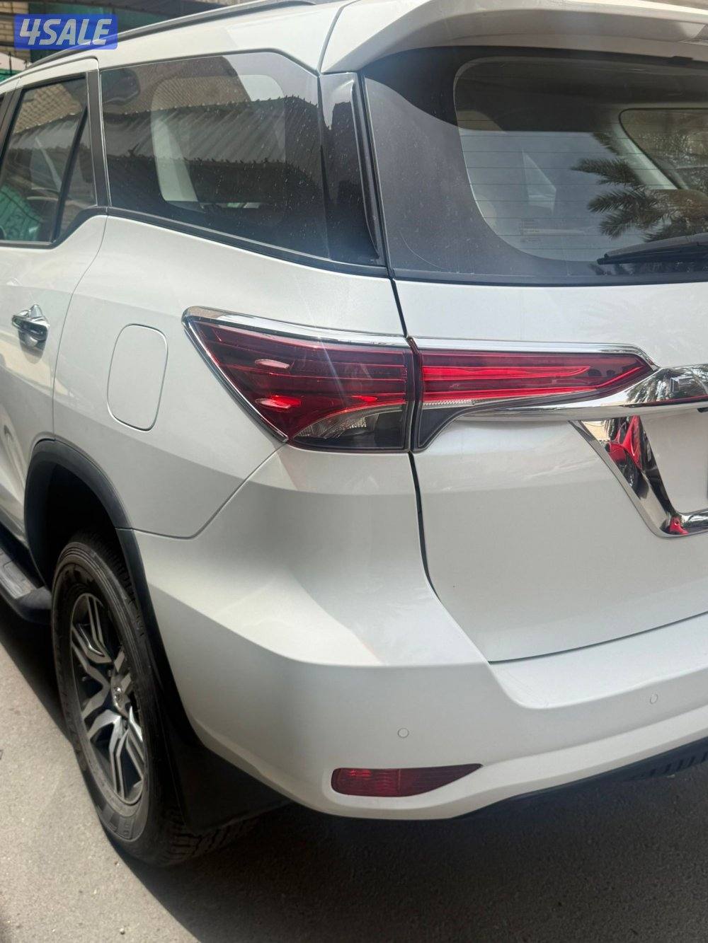 فورتنر ابيض 2024  ماشي 2360 4 سلندر تحت الكفاله 9000 قابل للمساومه شرط3