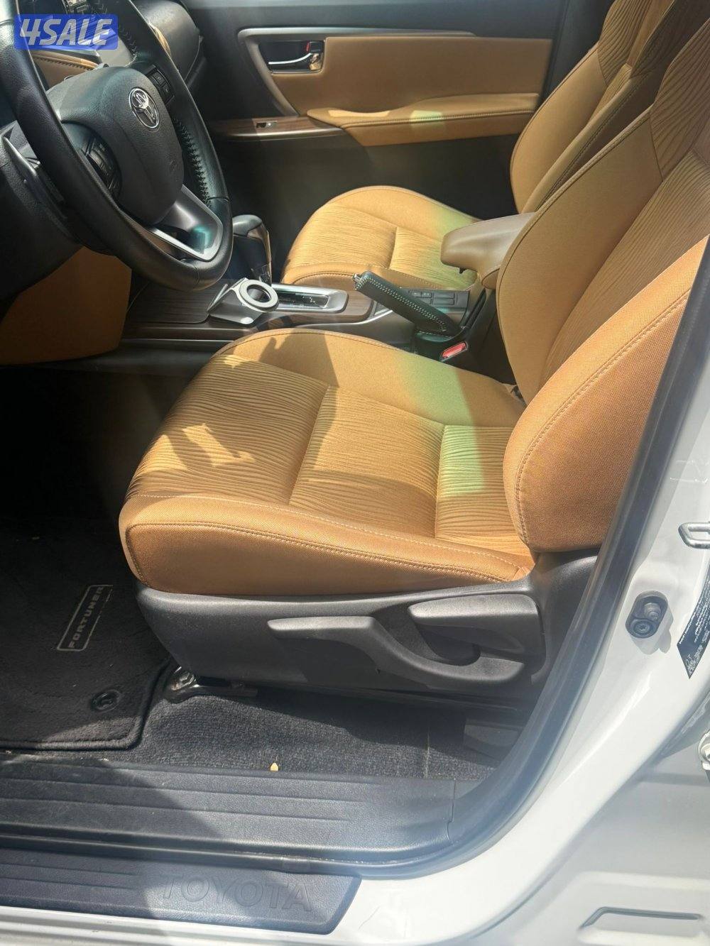 فورتنر ابيض 2024  ماشي 2360 4 سلندر تحت الكفاله 9000 قابل للمساومه شرط5