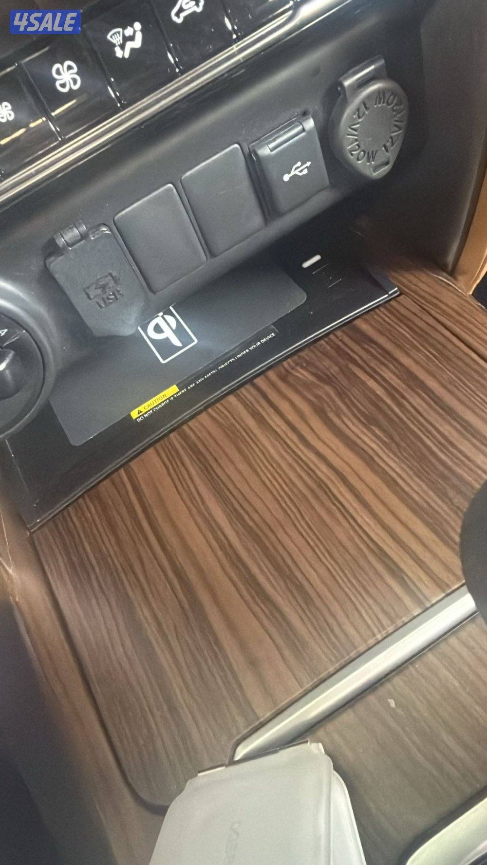 فورتنر ابيض 2024  ماشي 2360 4 سلندر تحت الكفاله 9000 قابل للمساومه شرط8