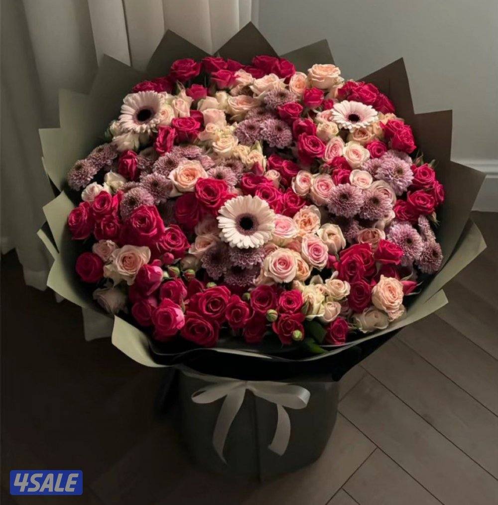 Creative Floral & Gift Wrapping Designer0