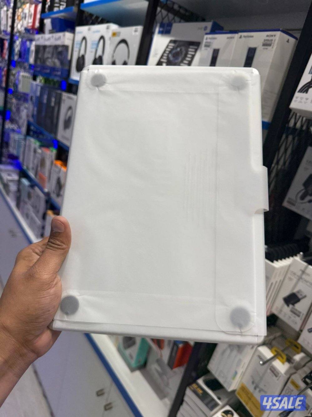 1 Day used Macbook Air 13 16GB 256GB M4 Chip6