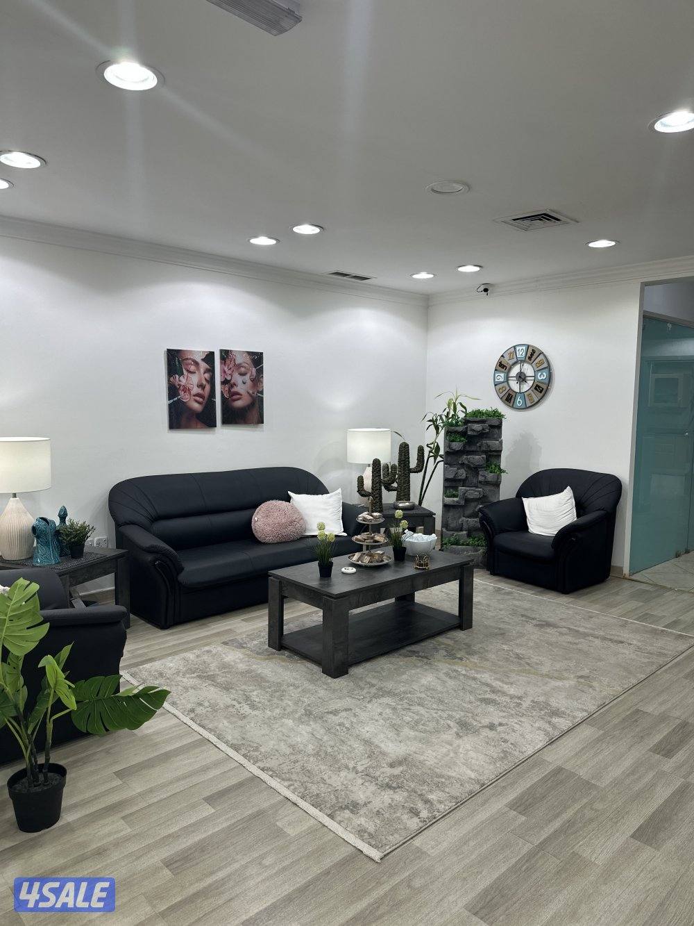 مطلوب سكرتيرة من بلاد الشام او غير محددي الجنسية لبقة متحدثة0