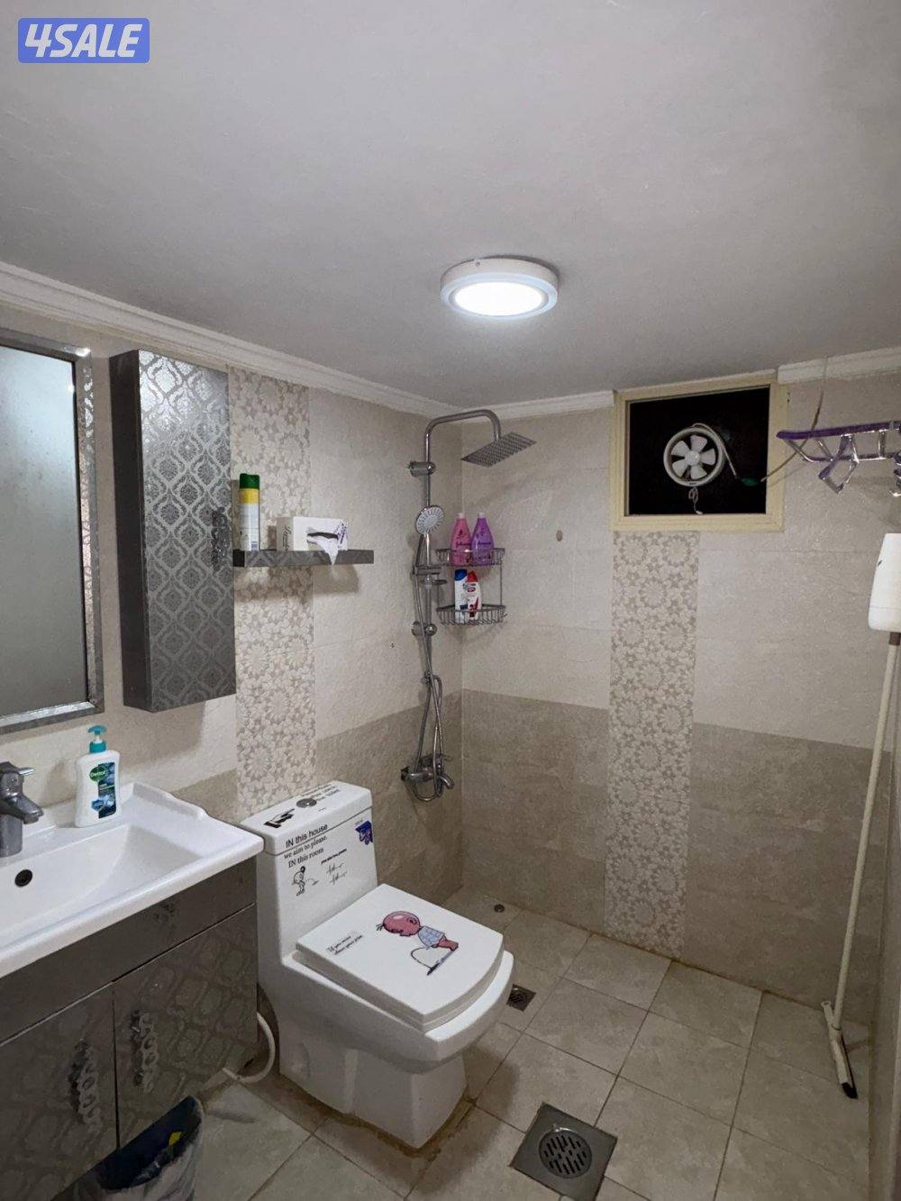 شقق خلو وفاضي غرفةصالةسوبر لوكس حمام مطبخ جديد تكيف بارد مصافط متوفرة10