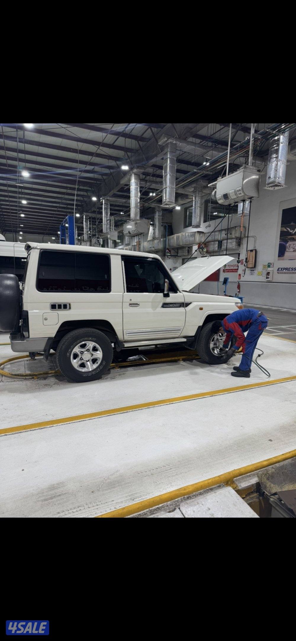 للبيع جيب لاندكروزر ربع موديل 2021 شرط الفحص صبغ الوكاله ماشي 73 الف1