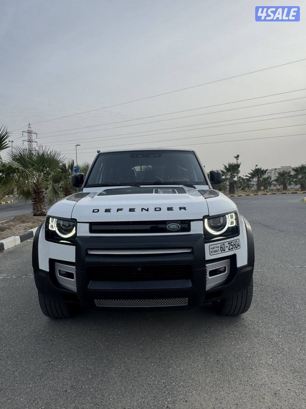 للبيع دفندر ١١٠ موديل ٢٠٢٢ v64