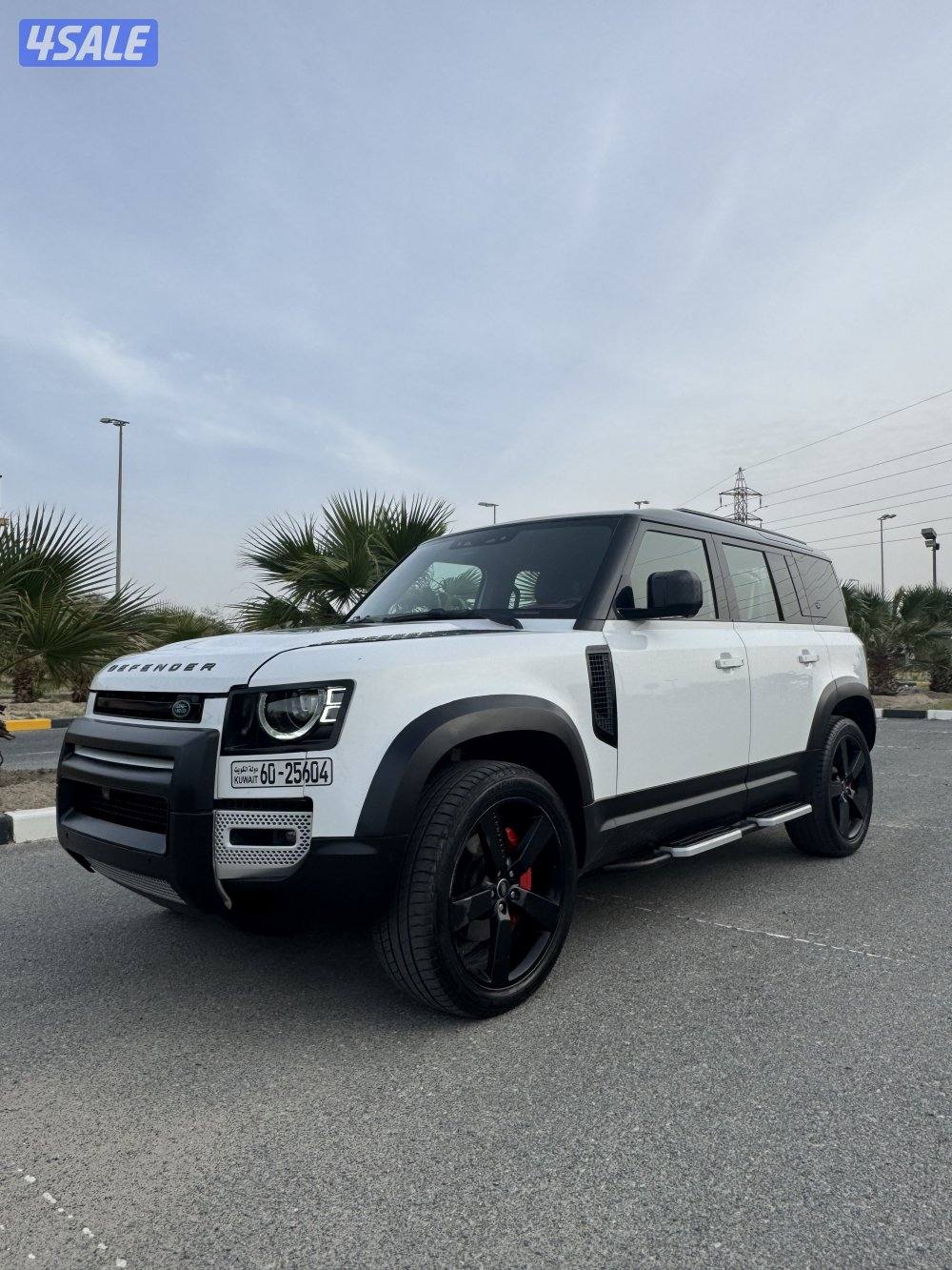 للبيع دفندر ١١٠ موديل ٢٠٢٢ v610