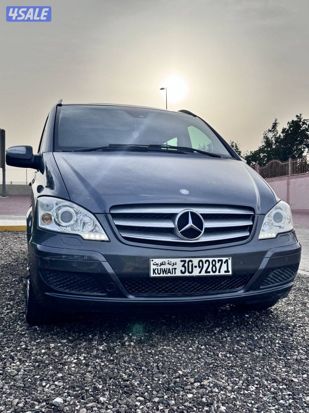 للبيع مرسيدس ڤيانو بحالة الوكاله 20151