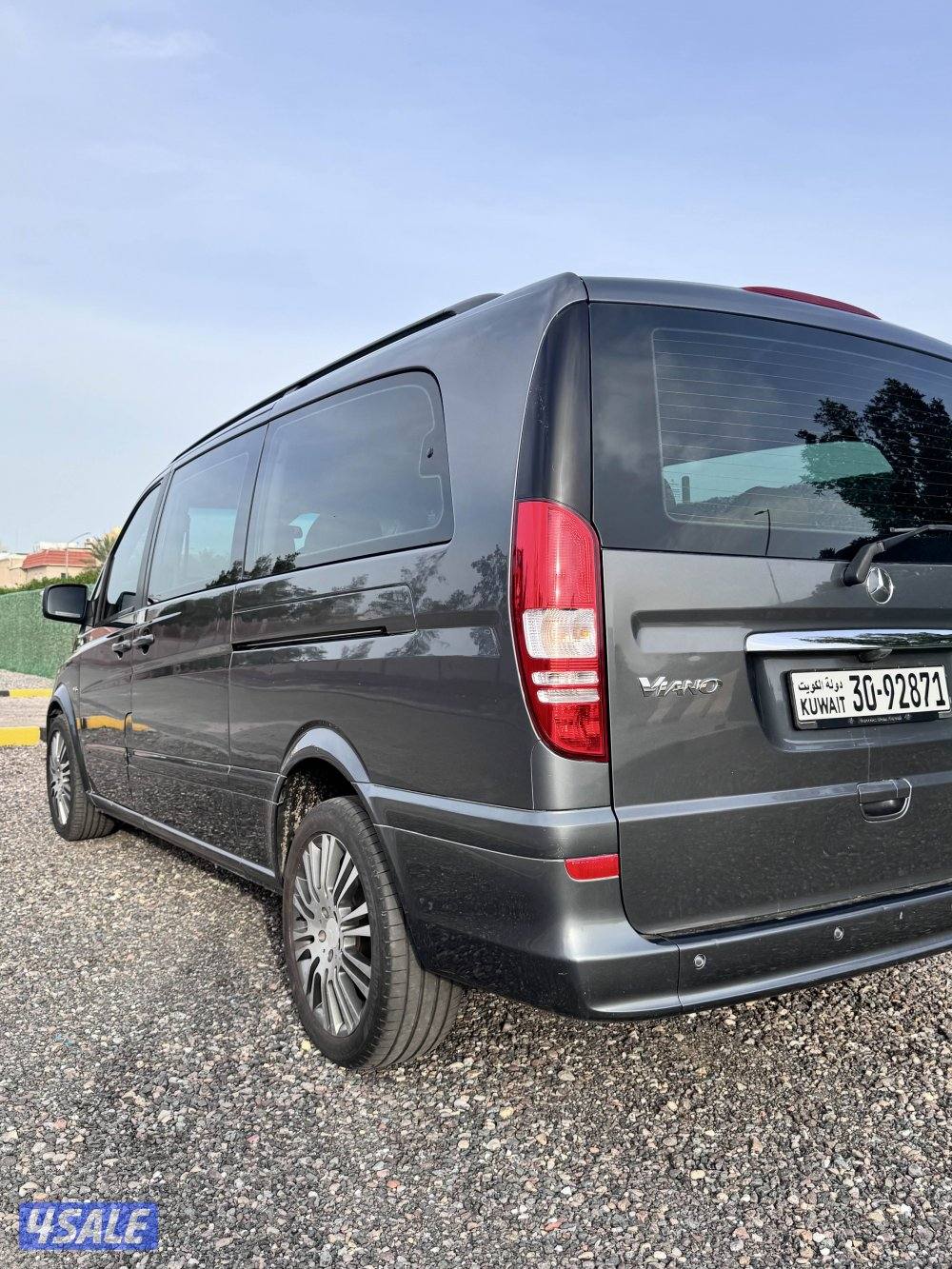 للبيع مرسيدس ڤيانو بحالة الوكاله 20153