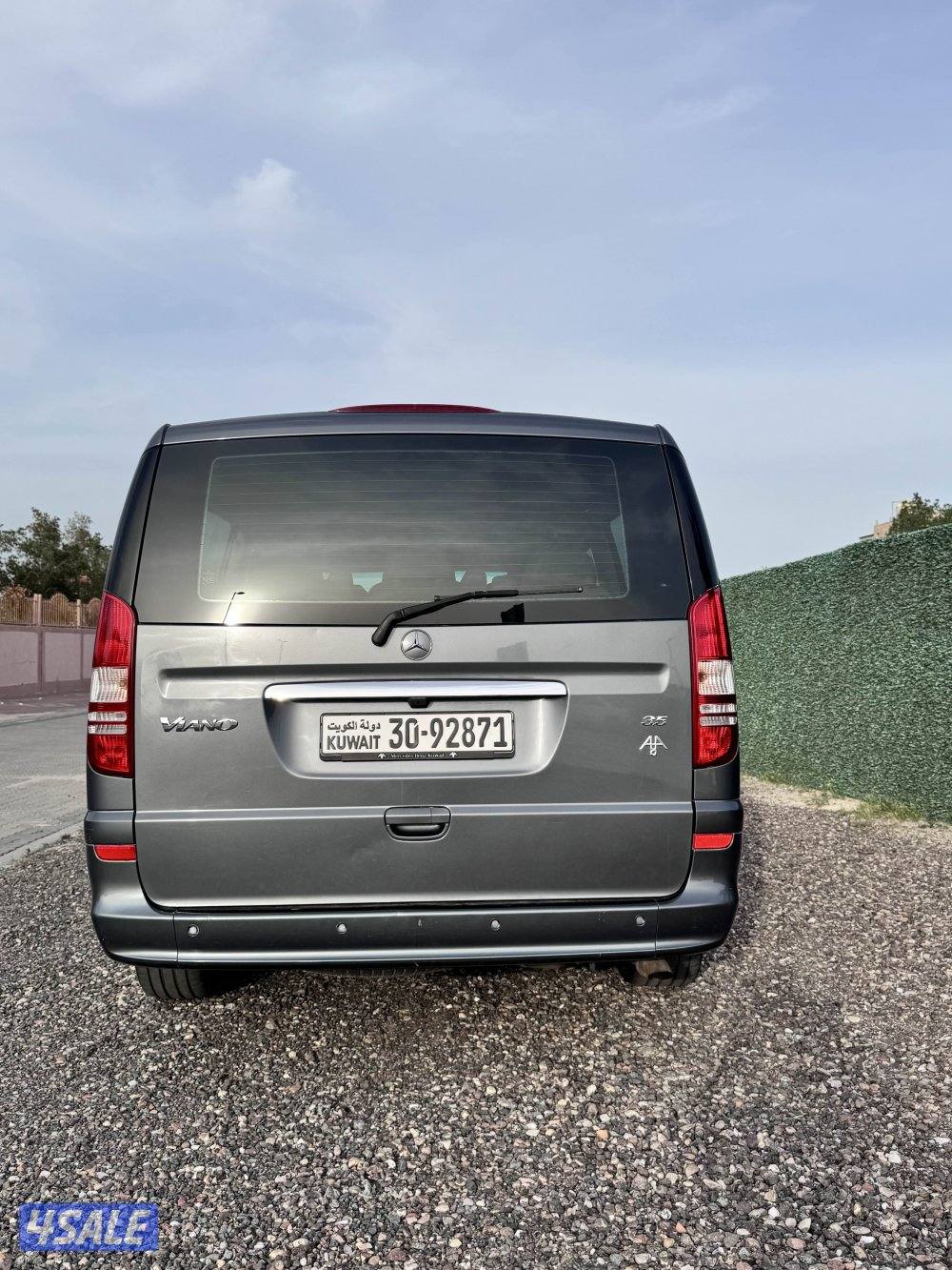 للبيع مرسيدس ڤيانو بحالة الوكاله 20155