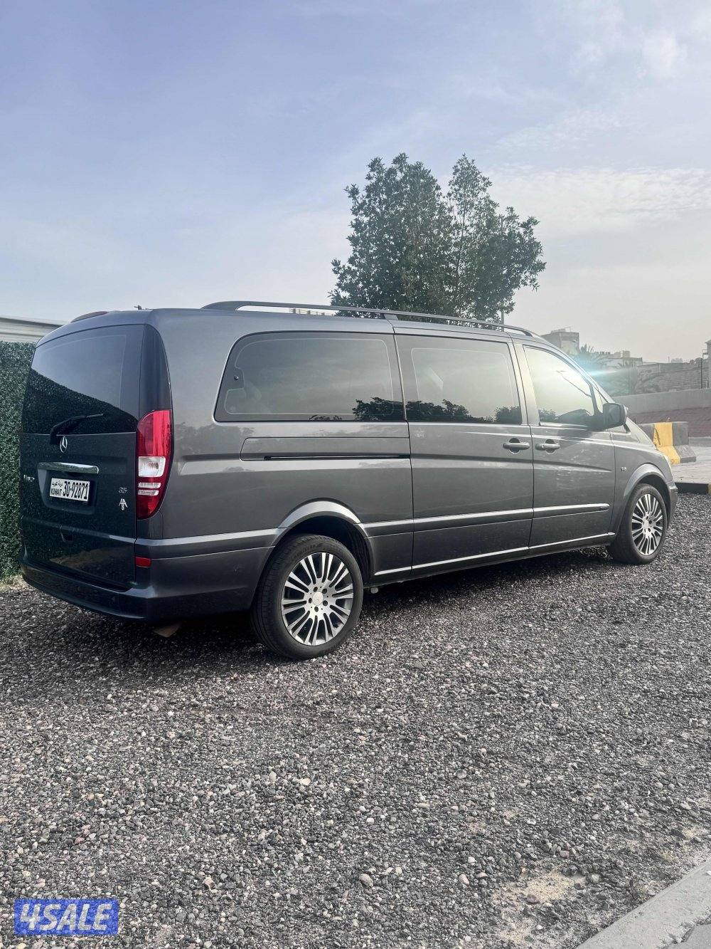 للبيع مرسيدس ڤيانو بحالة الوكاله 20156