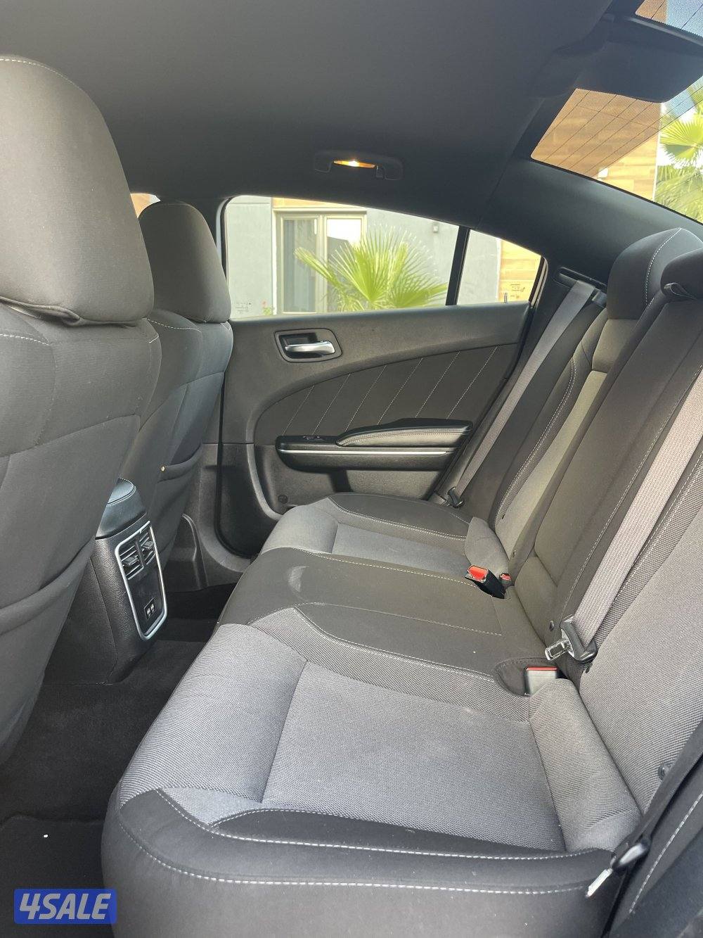 دودج تشارجر 20216