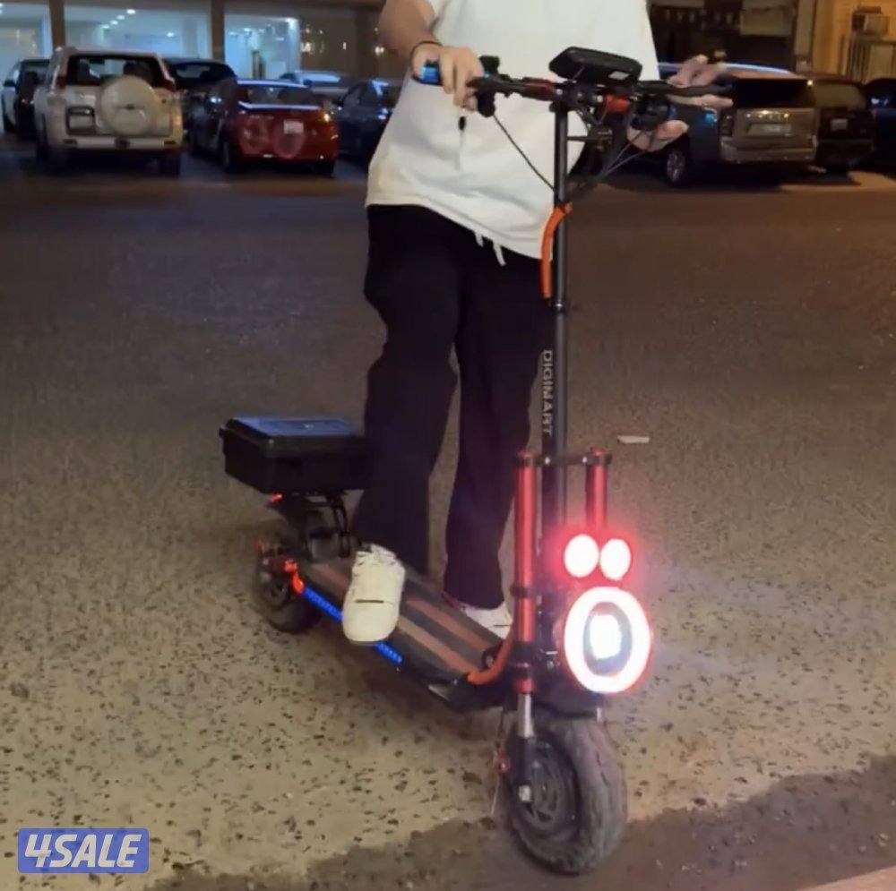 سكوتر يمشي ٦٥ يكفي ثلاث ساعات و نص  ( فيه اعطال )0