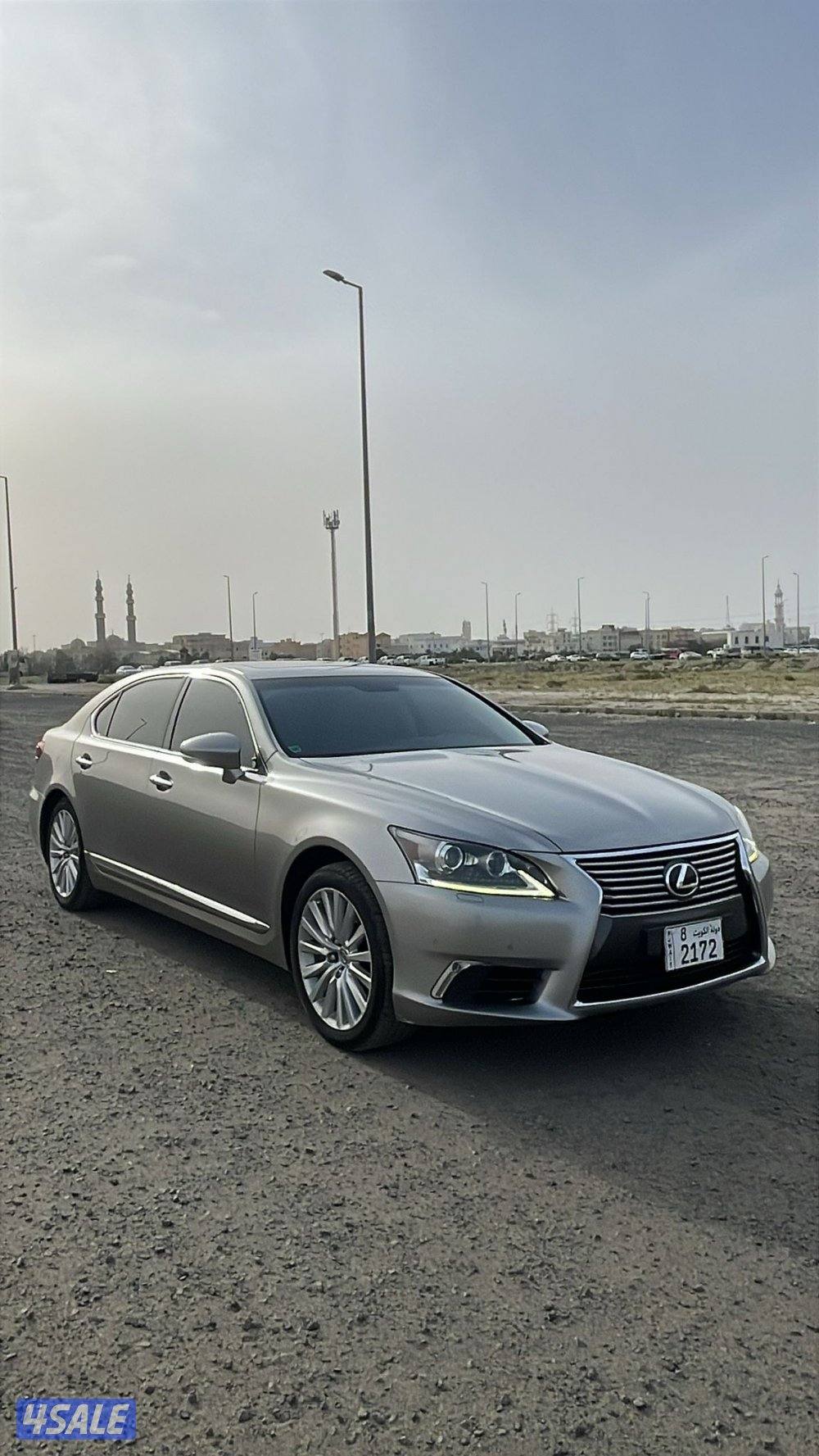 لكزس LS460 الساير 2014 بحاله الوكاله مخزن عداد 84 الف1