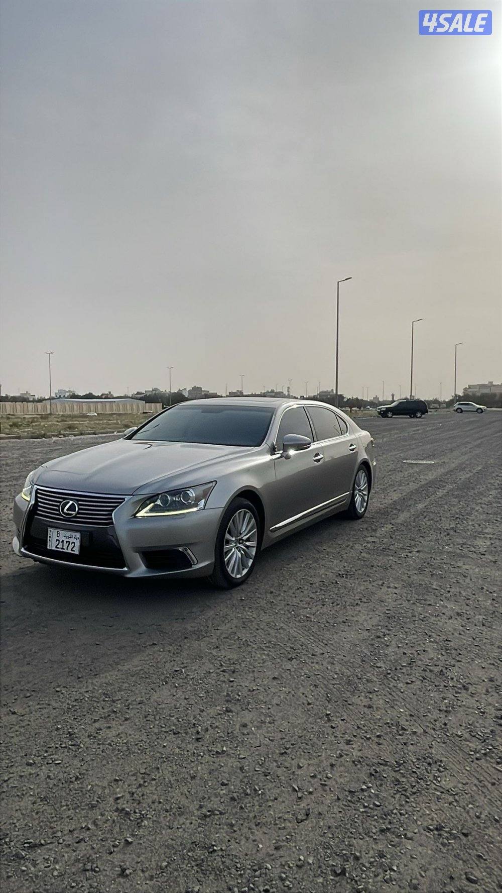 لكزس LS460 الساير 2014 بحاله الوكاله مخزن عداد 84 الف3