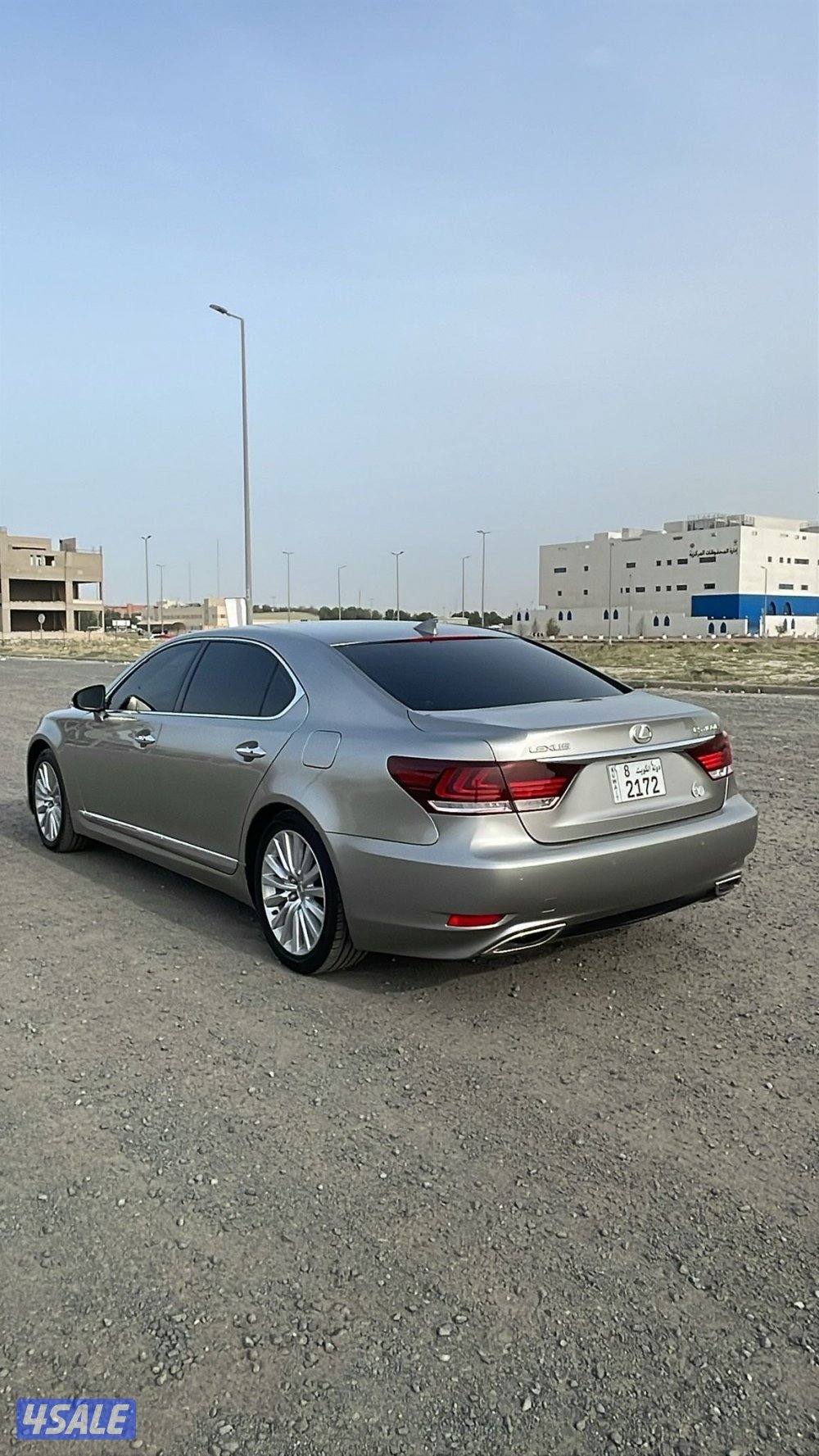 لكزس LS460 الساير 2014 بحاله الوكاله مخزن عداد 84 الف4