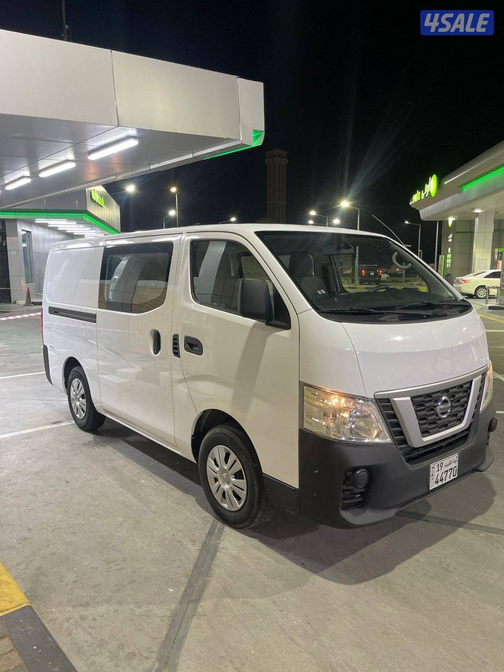 باص نص موديل 2021 ماشي 129 الف قير عادي بحالة ممتازة2