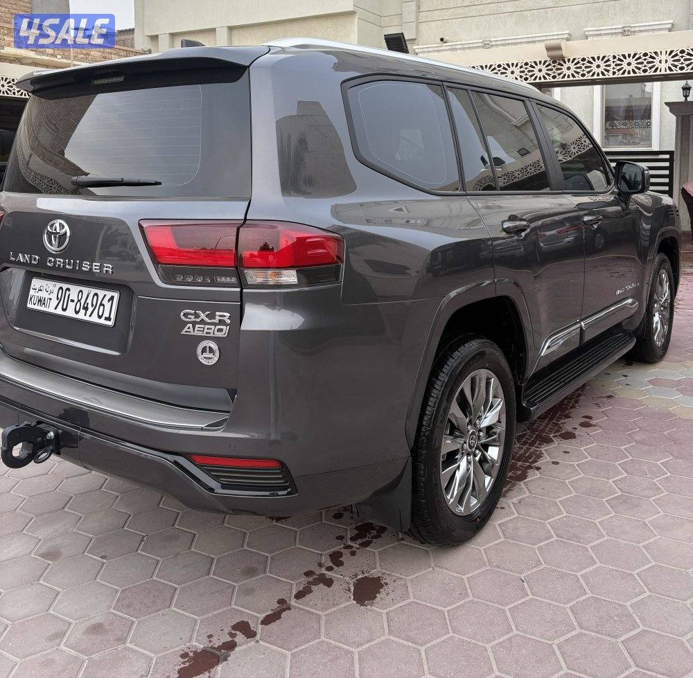 لا ندكروزر شبه أصفار ايرو1