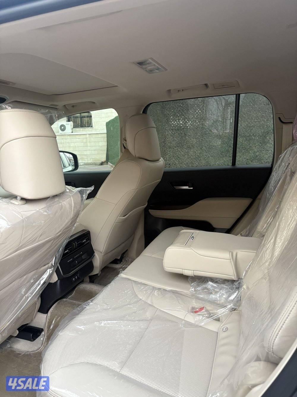 لا ندكروزر شبه أصفار ايرو5