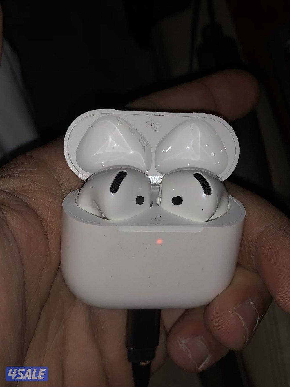 ايفون 15 برو 256 قيقا نظيف وسماعة ابل ايربود1