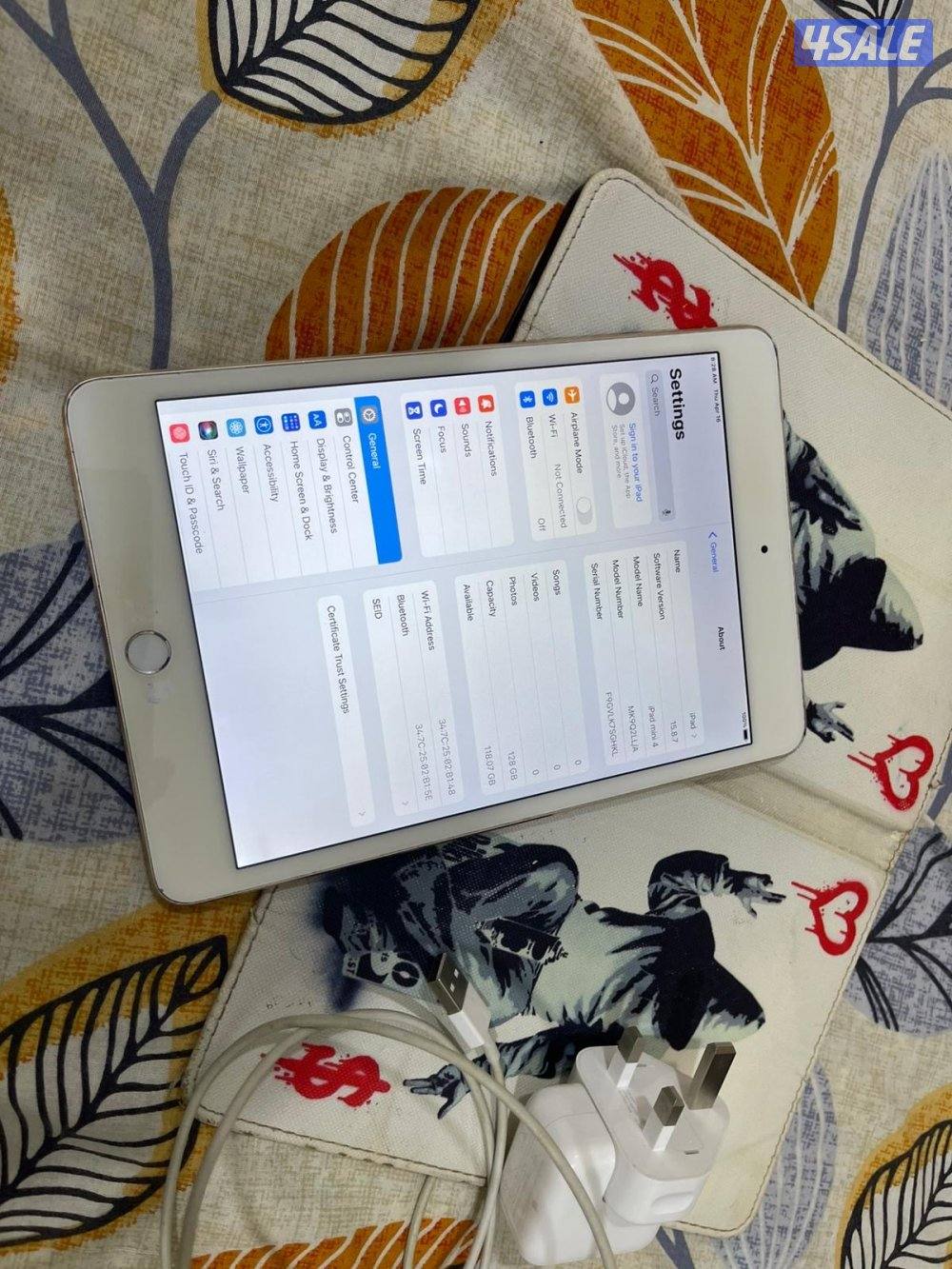 ايباد ميني 4 فور 128 قيقا مع الشاحن6