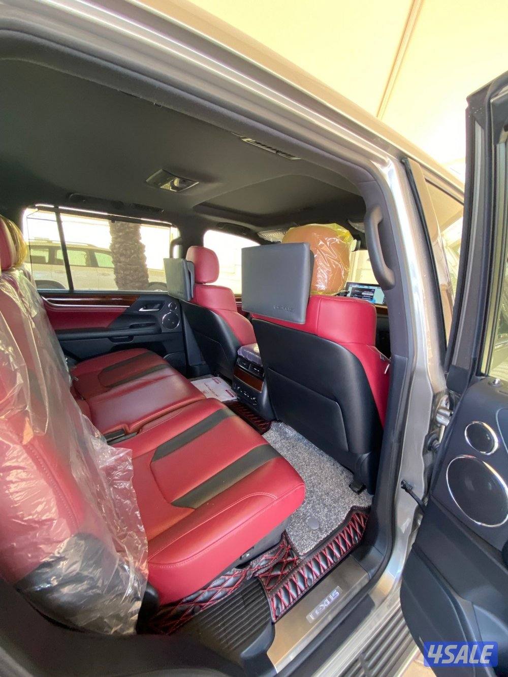 Lexus LX 570 Sport - مخزن6