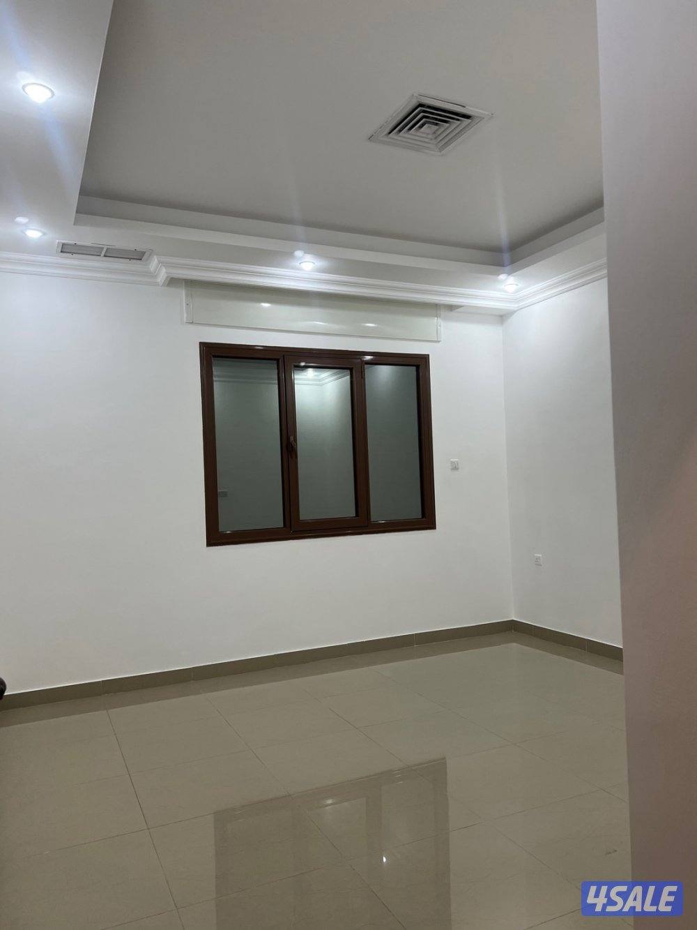 للإيجار شقه 3غرف+غرفةمخزن/صاله/2حمام/مطبخ/سنترال ستلايت سخان مركزي/شتر5