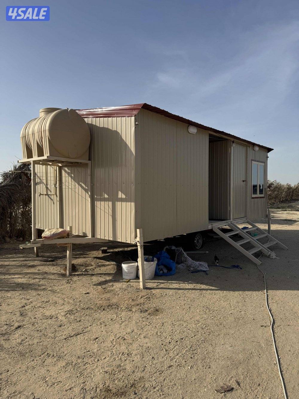 غرفة عامل و مطبخ1