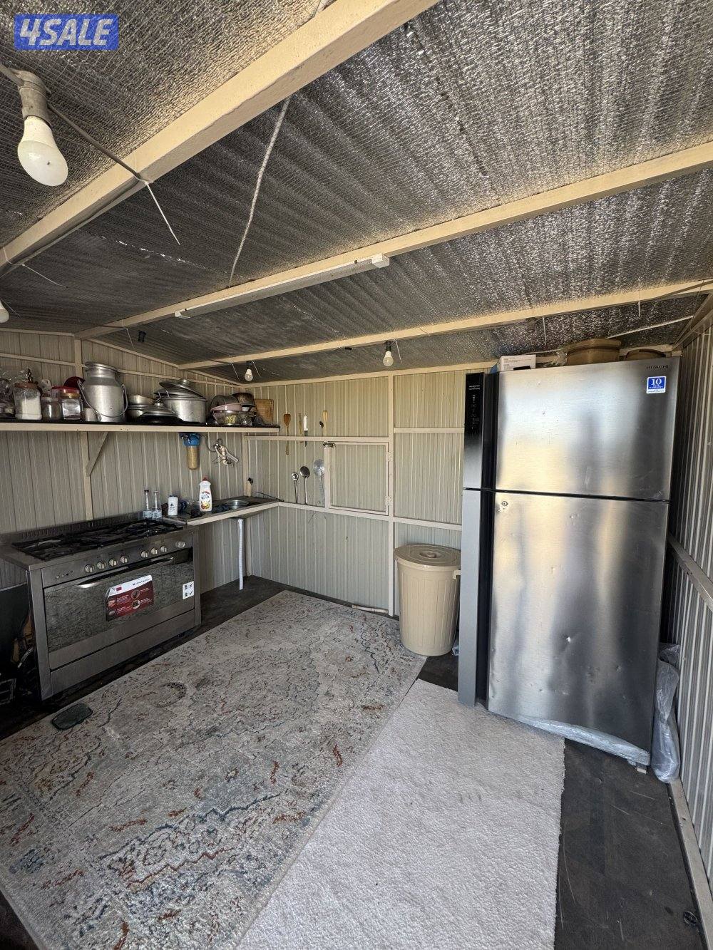 غرفة عامل و مطبخ2