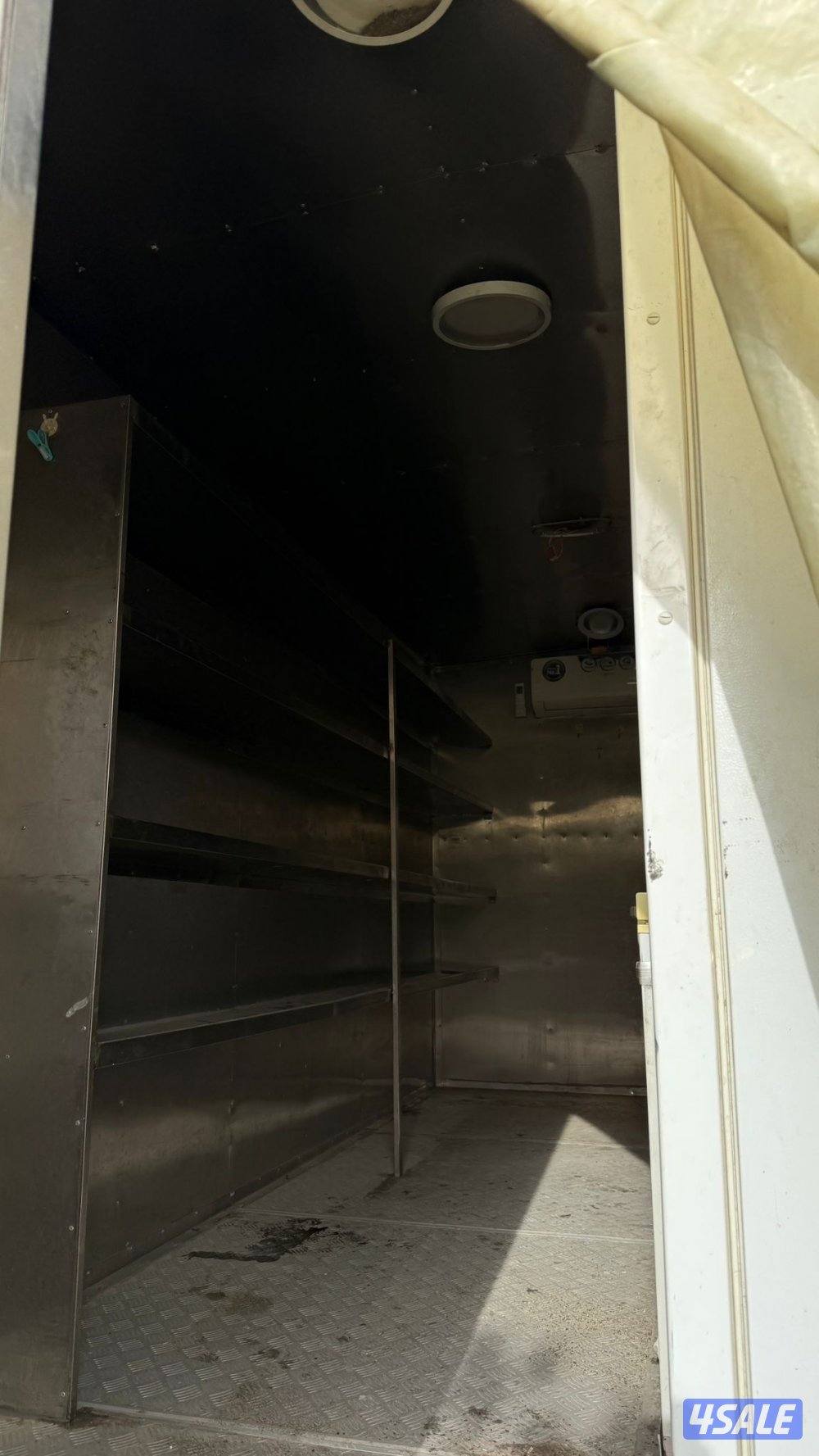 للبيع ميتسوبيشي موديل ٢٠١٧ عداد ١٦٠٠ مو ماشيه4