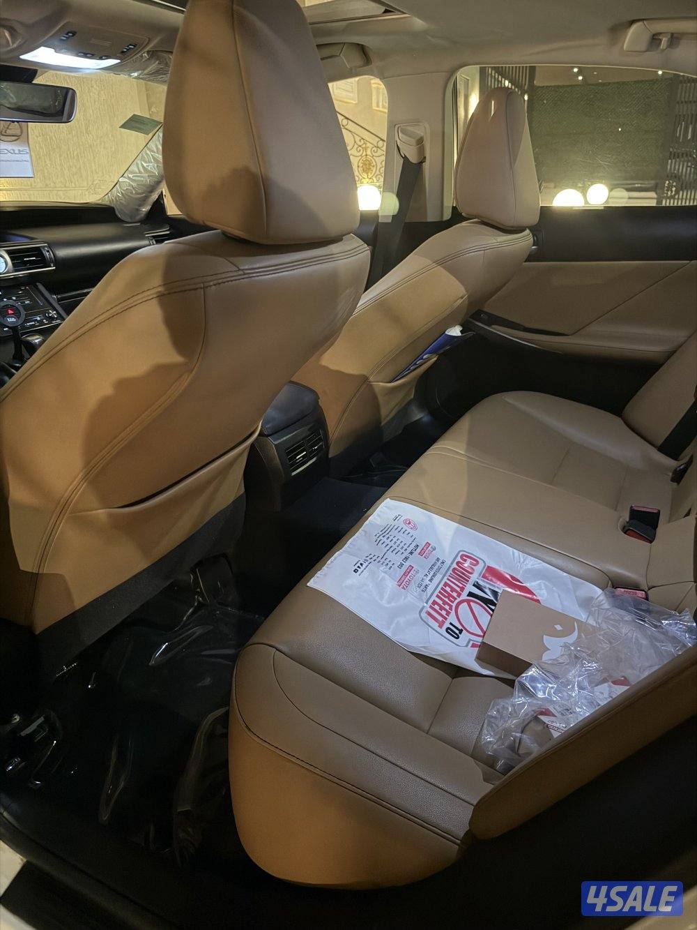 للبيع لكزس 2017 ماشيه 1015