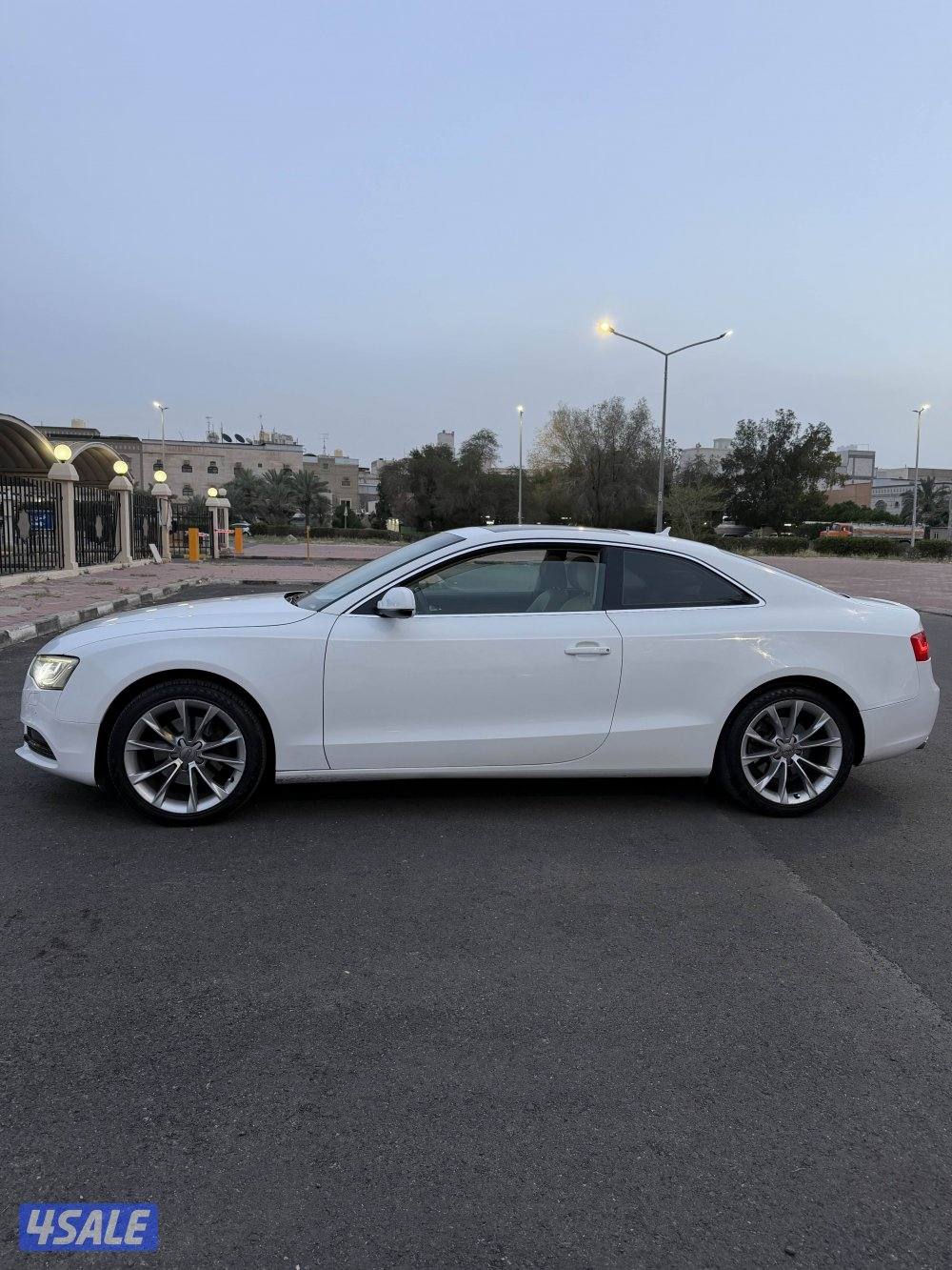 اودي A5 موديل 2015 ماشي 110 4 سلندر تيربو شرط الفحص بحالة الوكالة0