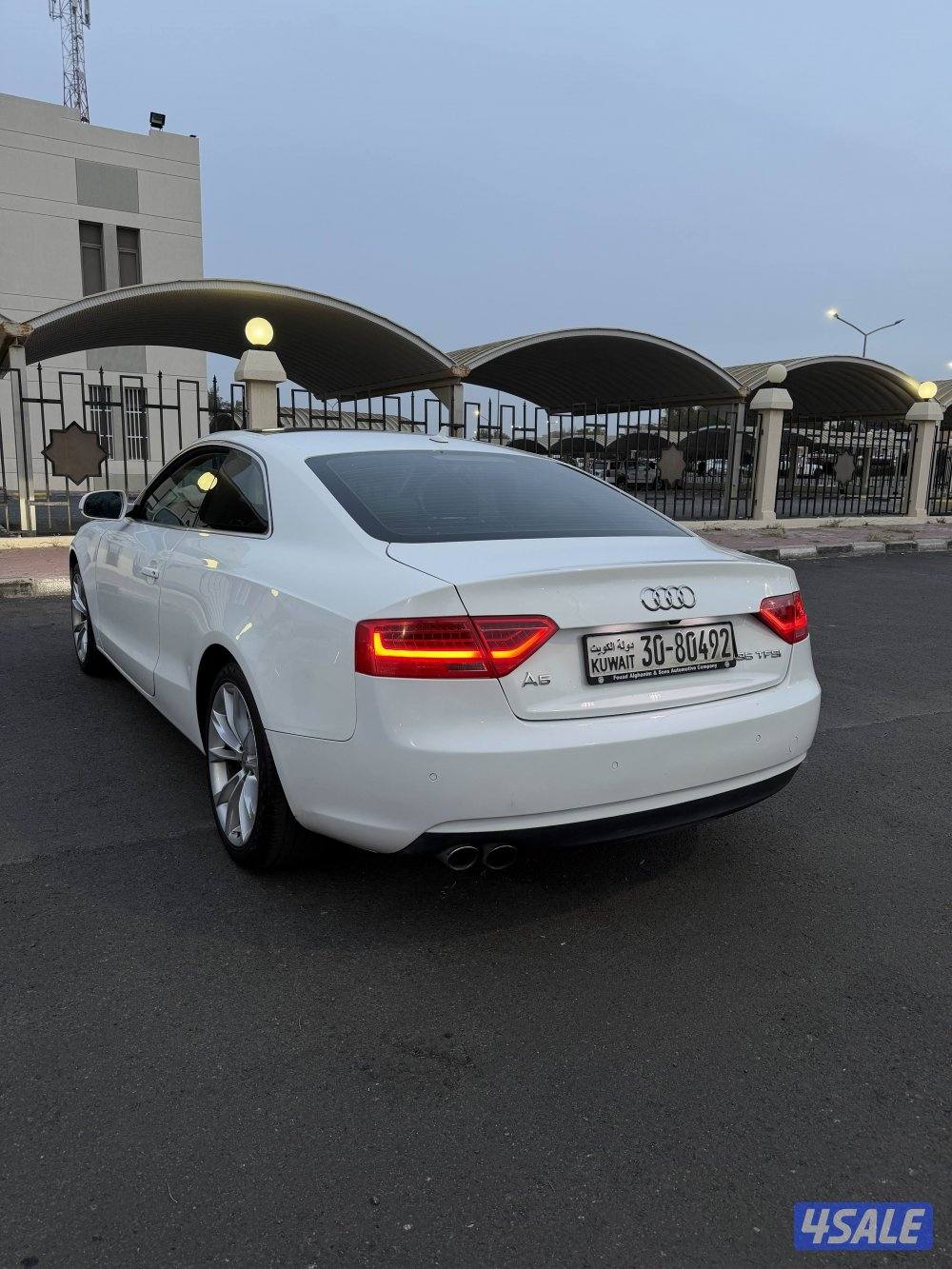 اودي A5 موديل 2015 ماشي 110 4 سلندر تيربو شرط الفحص بحالة الوكالة1