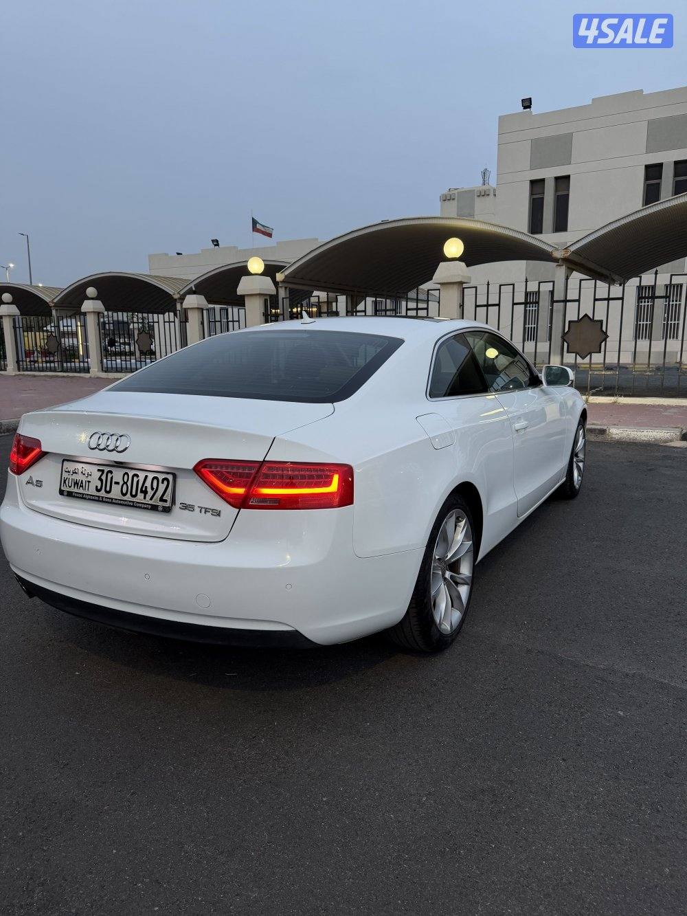 اودي A5 موديل 2015 ماشي 110 4 سلندر تيربو شرط الفحص بحالة الوكالة3