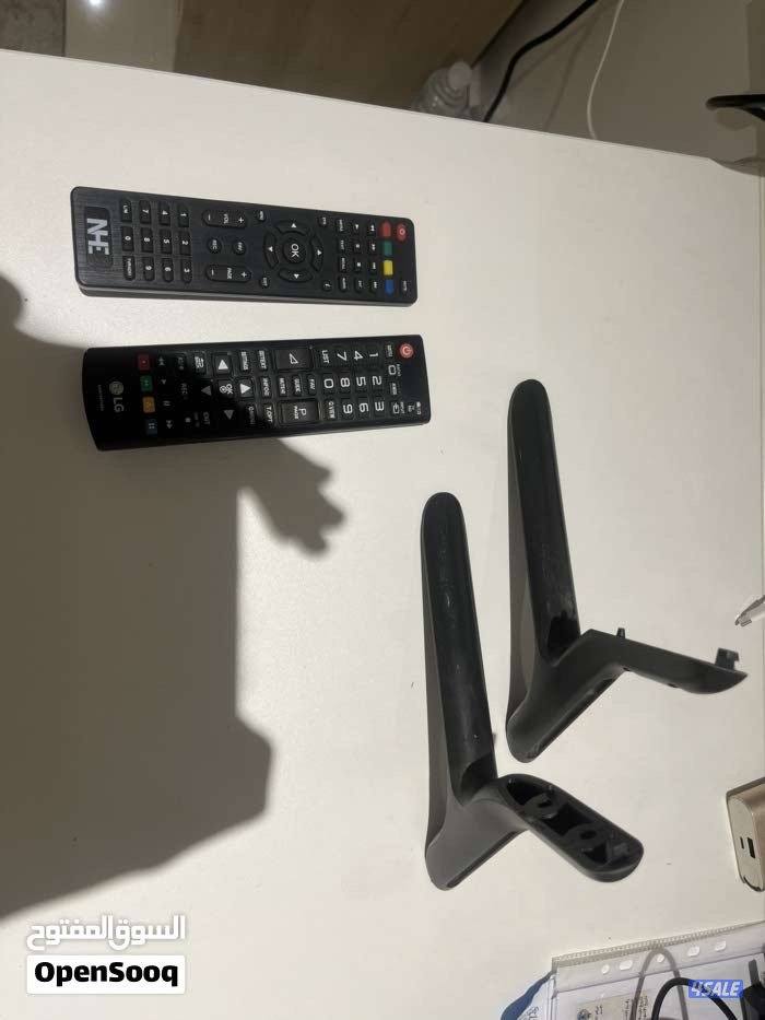 شاشة lg مع ريسيفر و حامل حائط و ارجل1